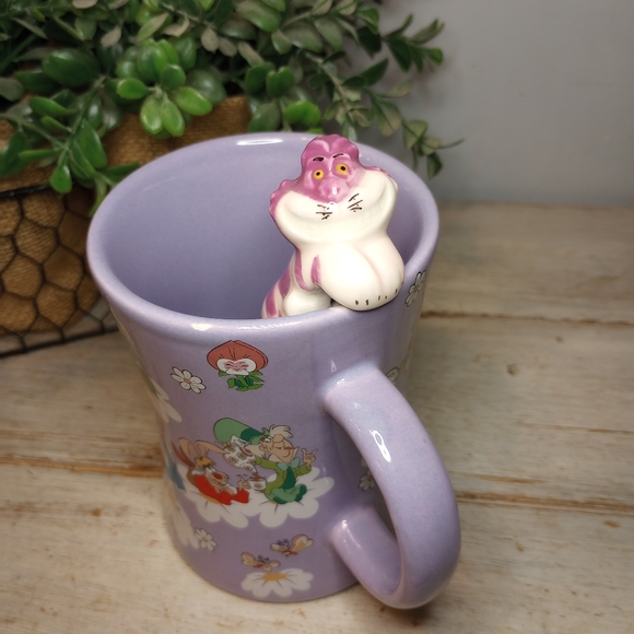 Alice in Wonderland Coffee Mug Disney Cheshire Cat Cup Mad Hatter Collectible - Picture 2 of 5